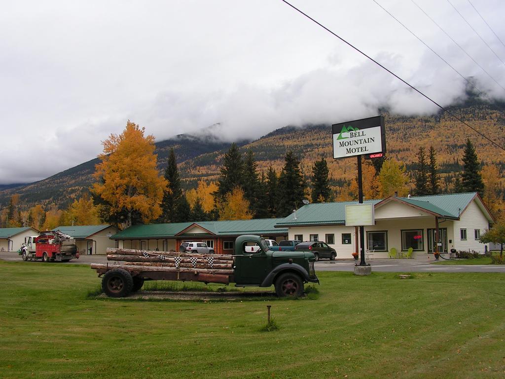 Bell Mountain Motel Mcbride Exterior photo