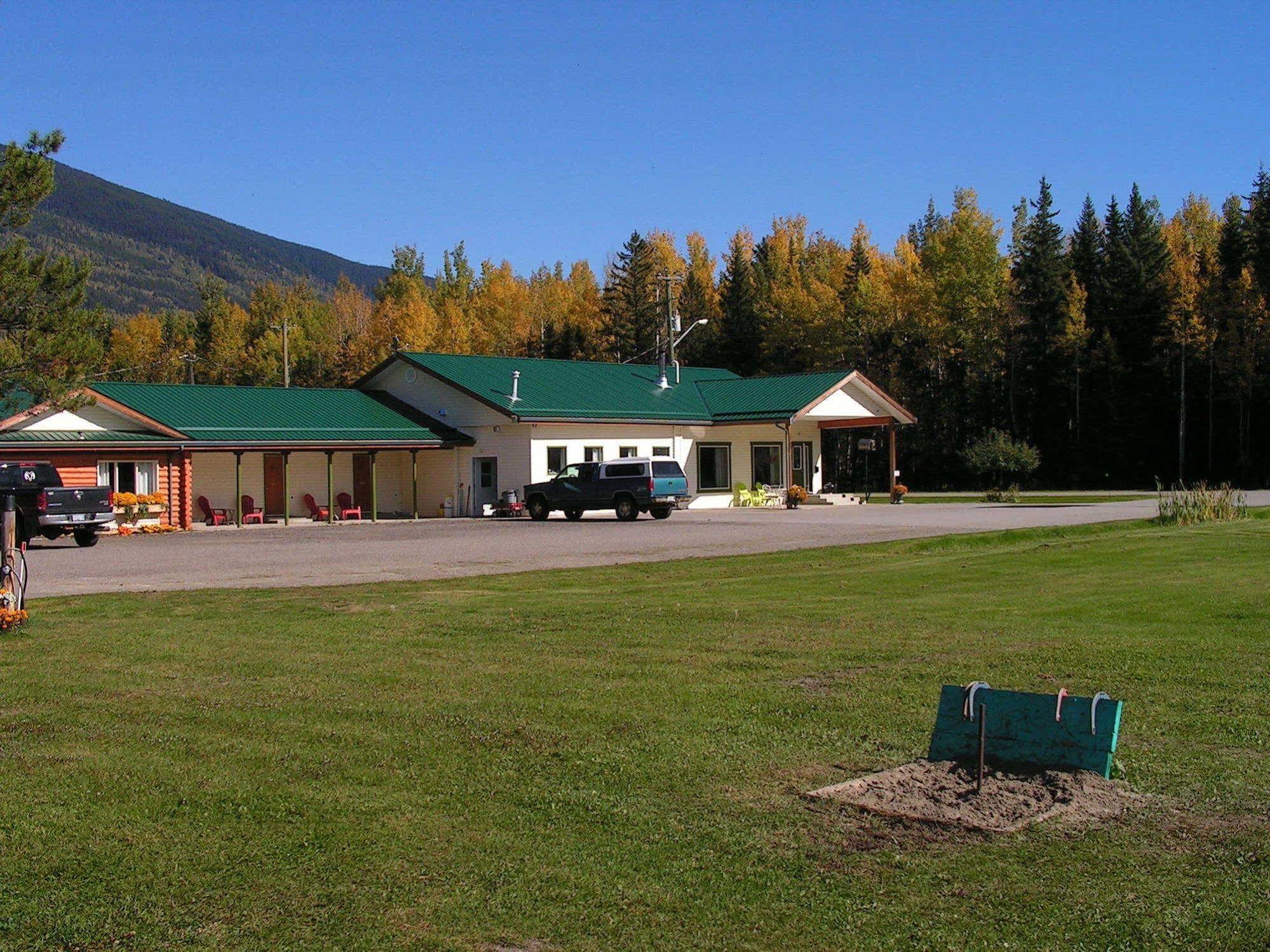 Bell Mountain Motel Mcbride Exterior photo